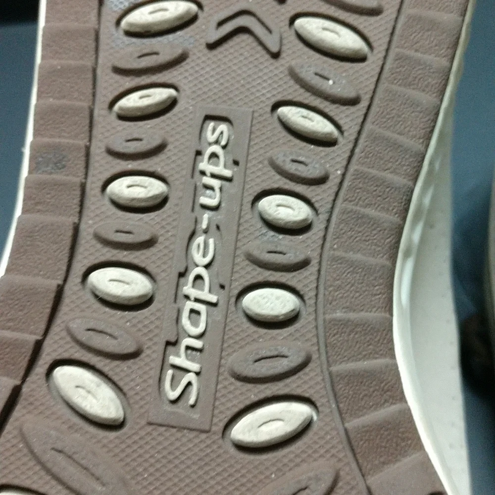 Skechers Shape-ups Leather Shoes Size 9.5